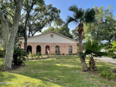 Beach Home Sale Pending in Gulfport, Mississippi