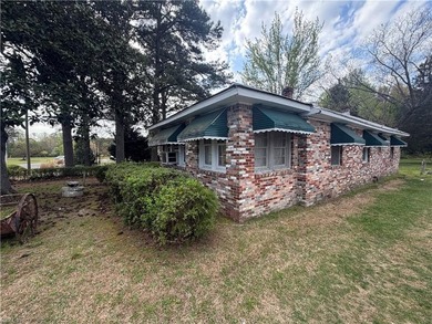 Beach Home For Sale in Suffolk, Virginia