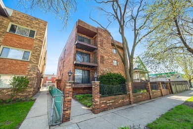 Beach Condo Active Under Contract in Chicago, Illinois