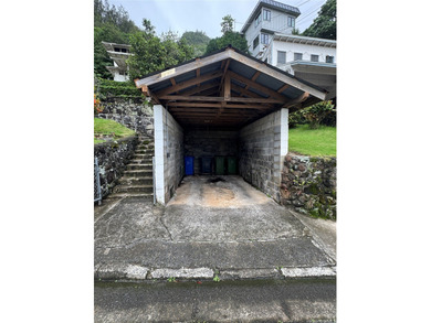 Beach Home Active Under Contract in Honolulu, Hawaii