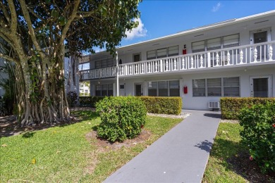 Beach Condo For Sale in West Palm Beach, Florida