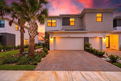 Beach Home For Sale in Port Saint Lucie, Florida