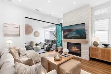 Beach Condo For Sale in Corona Del Mar, California