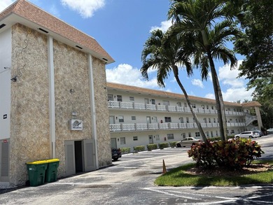 Beach Condo For Sale in Lauderdale Lakes, Florida