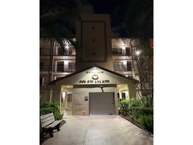 Beach Condo Sale Pending in Pembroke Pines, Florida