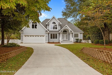 Beach Home For Sale in Cedar Point, North Carolina