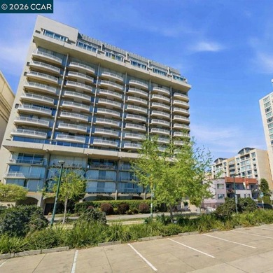 Beach Condo For Sale in Oakland, California