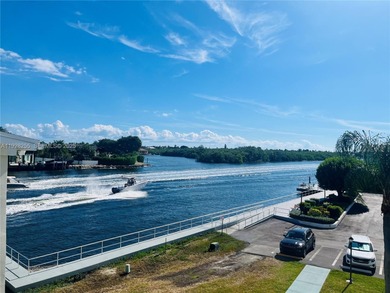 Beach Condo For Sale in Boynton Beach, Florida