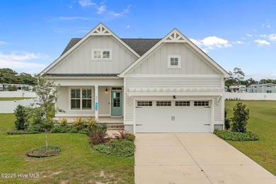 Beach Home For Sale in Cedar Point, North Carolina