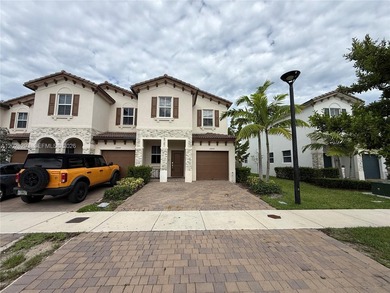 Beach Townhome/Townhouse For Sale in Miami, Florida