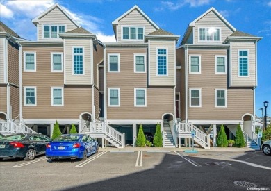 Beach Condo For Sale in East Rockaway, New York
