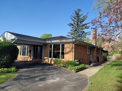 Beach Home For Sale in Skokie, Illinois