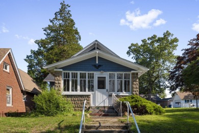 Beach Home For Sale in Michigan City, Indiana