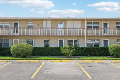 Beach Condo For Sale in West Palm Beach, Florida