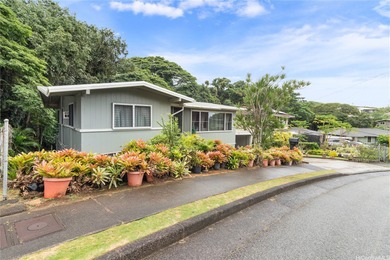 Beach Home Sale Pending in Honolulu, Hawaii