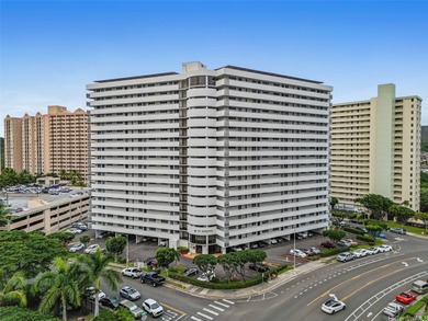 Beach Condo Active Under Contract in Honolulu, Hawaii