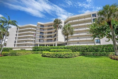 Beach Condo For Sale in South Palm Beach, Florida