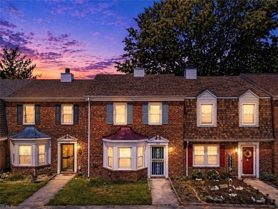 Beach Townhome/Townhouse For Sale in Chesapeake, Virginia