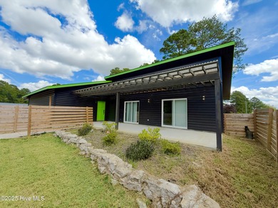 Beach Home For Sale in Washington, North Carolina