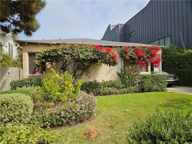 Beach Townhome/Townhouse For Sale in Venice, California