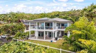 Beach Home For Sale in Kailua Kona, Hawaii