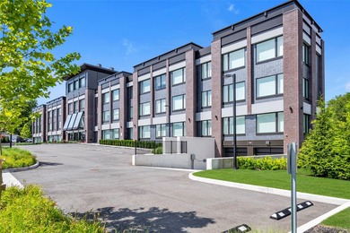 Beach Condo For Sale in Great Neck, New York