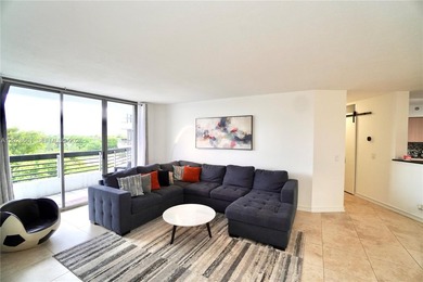 Beach Condo For Sale in Aventura, Florida