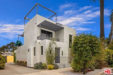 Beach Home For Sale in Venice, California