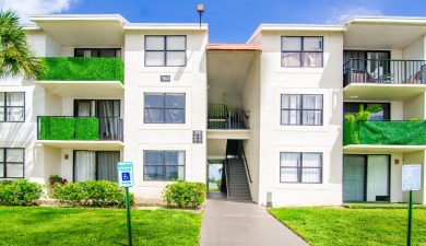 Beach Condo For Sale in West Palm Beach, Florida