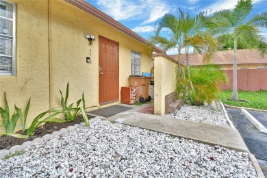 Beach Townhome/Townhouse For Sale in Deerfield Beach, Florida
