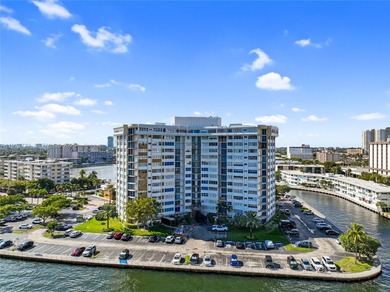 Beach Condo For Sale in Hallandale Beach, Florida