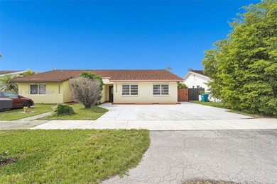 Beach Townhome/Townhouse For Sale in Miami, Florida
