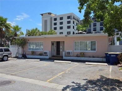 Beach Townhome/Townhouse Sale Pending in Clearwater, Florida