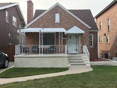 Beach Home For Sale in Whiting, Indiana