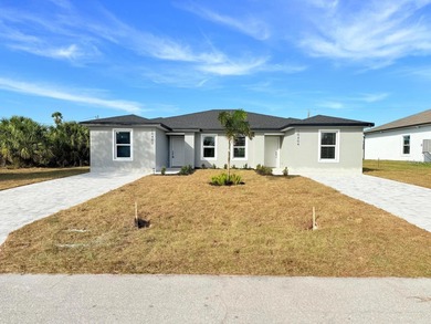 Beach Townhome/Townhouse For Sale in Port Charlotte, Florida