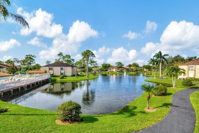 Beach Condo For Sale in Greenacres, Florida