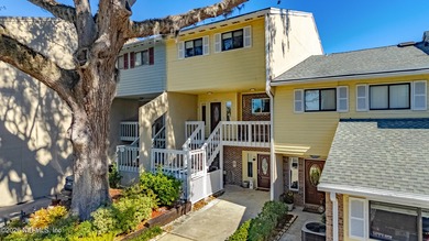 Beach Townhome/Townhouse For Sale in Fleming Island, Florida