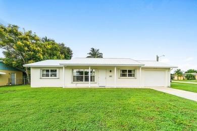 Beach Home For Sale in Palm Beach Gardens, Florida