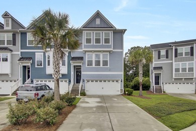 Beach Home For Sale in Mount Pleasant, South Carolina