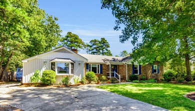 Beach Home Active Under Contract in Beaufort, North Carolina