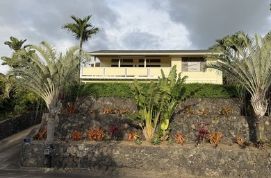 Beach Home For Sale in Kailua Kona, Hawaii