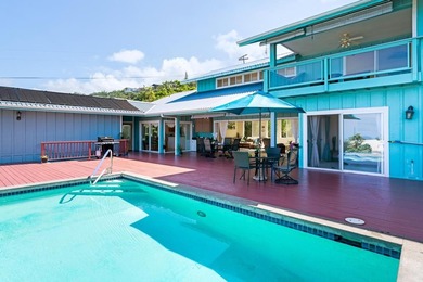 Beach Home For Sale in Captain Cook, Hawaii
