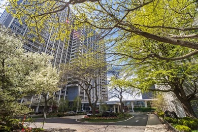 Beach Condo Active Under Contract in Chicago, Illinois