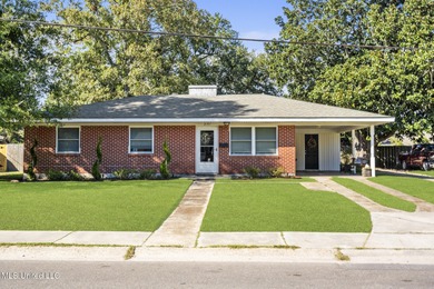 Beach Home For Sale in Gulfport, Mississippi
