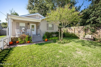 Beach Home For Sale in Ocean Springs, Mississippi