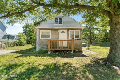 Beach Home For Sale in Keansburg, New Jersey