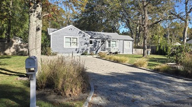 Beach Home For Sale in Hampton Bays, New York