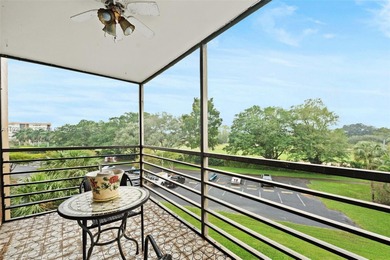 Beach Condo For Sale in Pembroke Pines, Florida