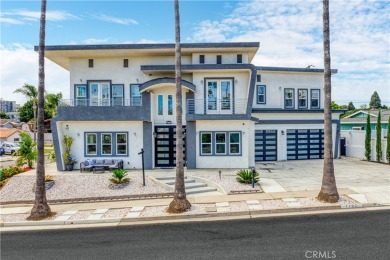 Beach Home For Sale in Huntington Beach, California