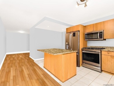 Beach Condo For Sale in Bronx, New York